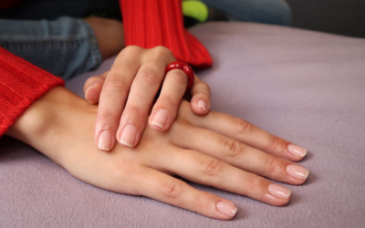 Cải thiện móng tay giòn và dễ gãy nhờ dầu tự nhiên