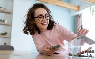 Tử vi thứ Năm (31/8/2023): Sư Tử nên kiểm soát tiền bạc thật kỹ