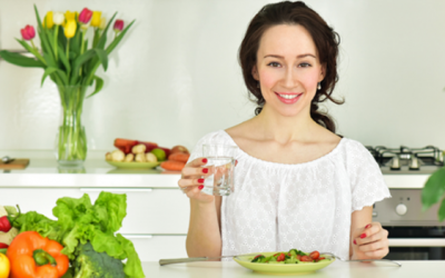 Có nên uống nước ngay sau ăn?