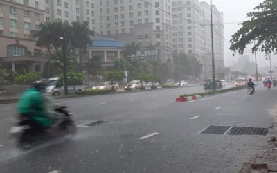 Nam Bộ và Trung Bộ mưa dông, có nơi mưa to