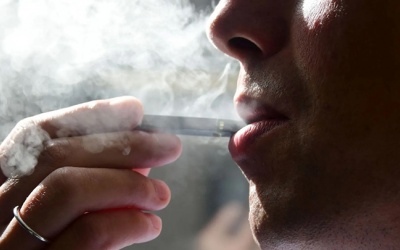 Thuốc lá điện tử làm giảm số lượng 'tinh binh'