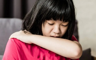 Trẻ bị ho sốt, phát hiện viêm phổi do vi khuẩn lao