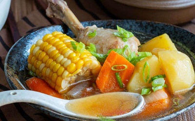 Canh gà hầm rau củ ngọt thơm với nồi áp suất