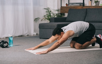 6 động tác giãn cơ giúp thả lỏng cơ lưng mỗi ngày