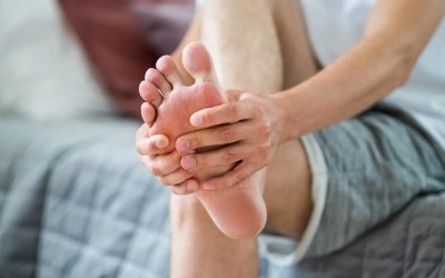 Đái tháo đường biến chứng tê bì tay chân, khó ngủ, mắt mờ phải làm sao?