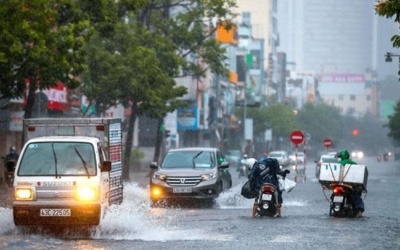 Áp thấp nhiệt đới gây mưa lớn ở Trung Bộ