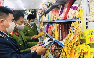 Đối phó với vấn nạn buôn lậu, gian lận thương mại và hàng giả