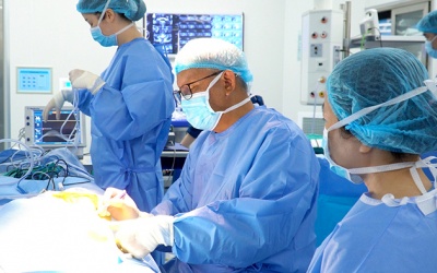 Trình diễn 2 kỹ thuật mổ tai phức tạp, hiện đại tại hội nghị quốc tế