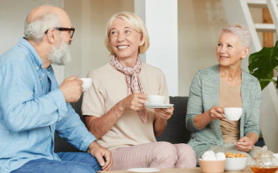 Uống trà hoặc cà phê hàng ngày giúp khỏe mạnh hơn khi về già