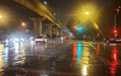 Bắc Bộ mưa mát, Nam Bộ triều cường cao