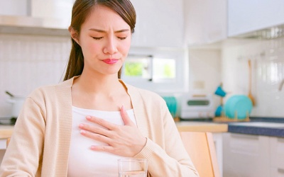 Làm thế nào để xoa dịu tình trạng ợ nóng?