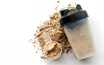 Nên chọn bột protein từ thực vật hay từ sữa?