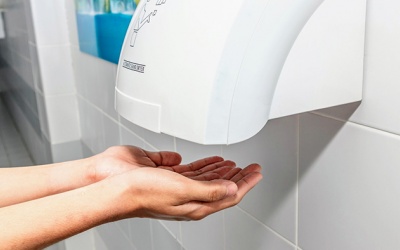 Máy sấy tay tiện lợi nhưng có thực sự vệ sinh?