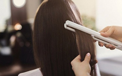 Tạo kiểu tóc bằng nhiệt độ cao có thể gây hại cho sức khỏe