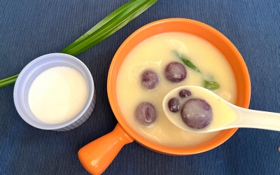 Chè đậu xanh cốt dừa với khoai lang tím