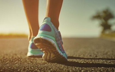 Đi bộ thế nào mới tốt: Giải đáp các thắc mắc thường gặp