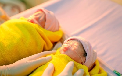 Nỗ lực của người mẹ ung thư di căn sinh 2 con khỏe mạnh