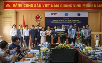 Y tế tuần: 490.600 liều vaccine '5 trong 1' đã về Việt Nam