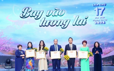 Novartis Việt Nam nhận bằng khen về dự án hỗ trợ trẻ em bị teo cơ tủy