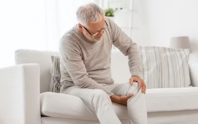 Vì sao đau khớp đầu gối nặng hơn khi trời lạnh?