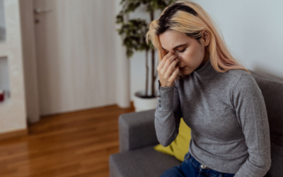 Tại sao bị nghẹt một bên mũi?