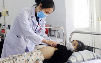 Quảng Ninh: Bé gái mới 5 tuổi đã bị hội chứng thận hư