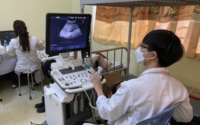 Khám bệnh, cấp thuốc miễn phí cho người dân xã biên giới Nậm Chảy