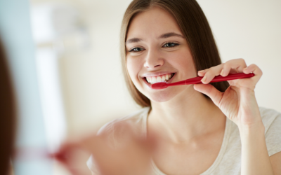 Làm trắng răng với một vài nguyên liệu quen thuộc tại nhà