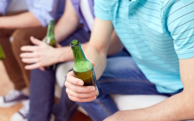 Béo phì, rượu bia làm tăng nguy cơ mắc ung thư ruột trước tuổi 50