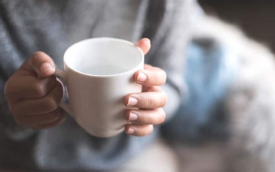 16 tuổi bị run ngón tay, nguyên nhân do đâu?