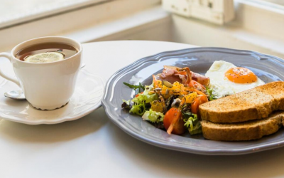 Vì sao nên ăn sáng trong vòng 2 giờ sau khi thức dậy?