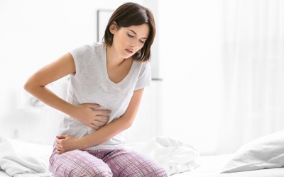 Dấu hiệu u xơ tử cung ảnh hưởng đến hệ tiêu hóa