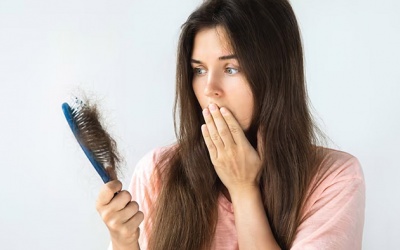 Những điều cần tránh khi bị rụng tóc hàng loạt  