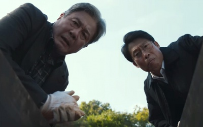 Gợi ý phim cuối tuần: Hồi hộp, bất ngờ với 'Quật mộ trùng ma'