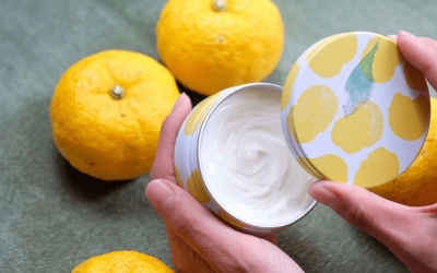 Có gì trong bộ mỹ phẩm thuần chay từ trái cây, hoa lá Nhật Bản?