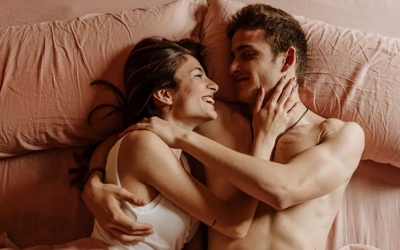 Triệu chứng khi 'yêu' cảnh báo bệnh lạc nội mạc tử cung