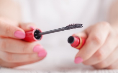 Cách giảm thiểu tác hại khi dùng mascara chuốt mi thường xuyên 