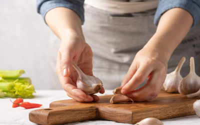 Mẹo khử mùi trên tay sau khi cắt hành, tỏi