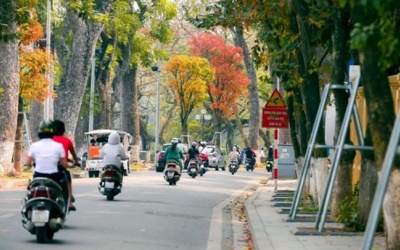 Bắc Bộ và Nam Bộ ngày nắng nóng, chiều tối mưa vài nơi