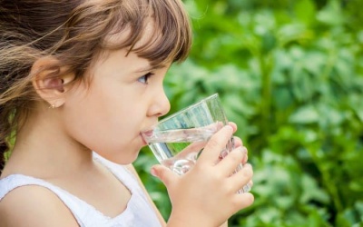 Uống nước mùa nắng thế nào cho đúng?