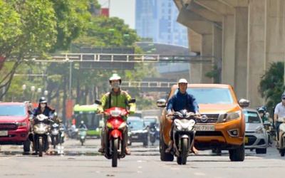 Nắng nóng gay gắt khắp cả nước, nhiệt độ tiếp tục tăng