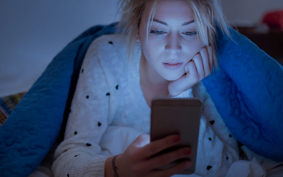 Ánh sáng xanh có đẩy nhanh quá trình lão hoá da?