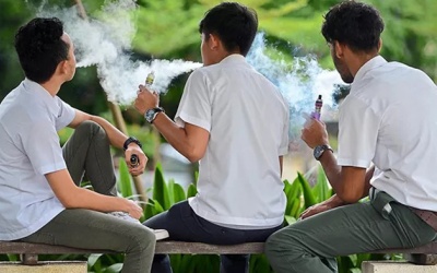 Trẻ tuổi teen hút thuốc lá điện tử dễ nhiễm kim loại độc hại