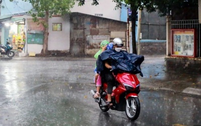Cả nước ngày nắng, chiều tối mưa dông nhiều nơi