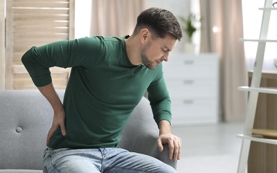 Điều cần biết trước khi dùng thuốc NSAID giảm đau lưng 