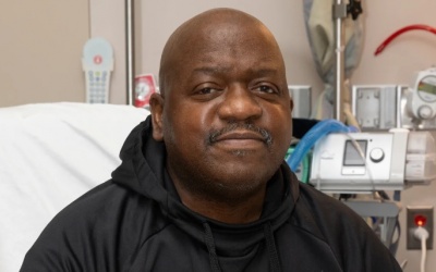 Người đầu tiên ghép thận lợn chỉnh sửa gene đã qua đời