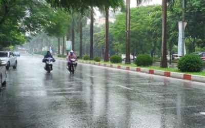 Nhiều khu vực trên cả nước mưa dông chiều tối