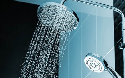 Cẩn trọng với nguy cơ đột quỵ não khi tắm đêm  