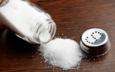 8 dấu hiệu cảnh báo bạn đang ăn quá nhiều muối