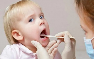 Dấu hiệu cảnh báo viêm VA ở trẻ nhỏ và cách đối phó